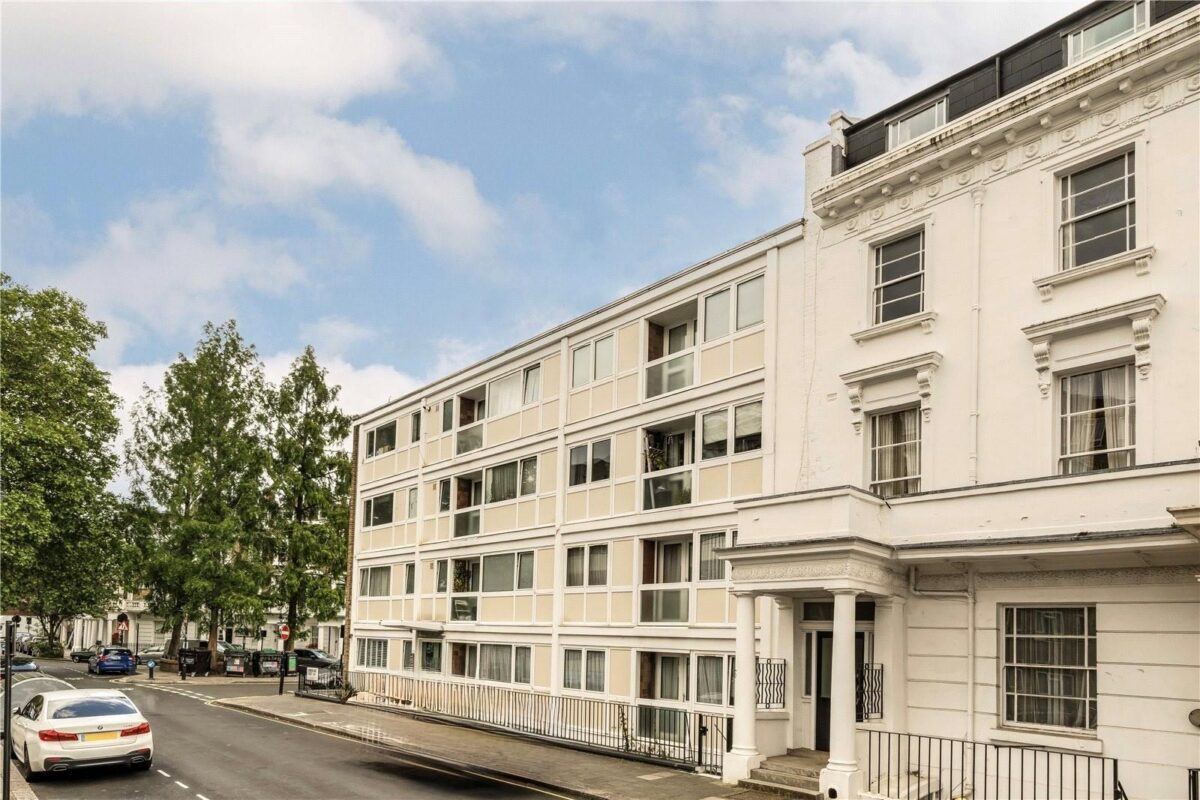 Cumberland Street, London